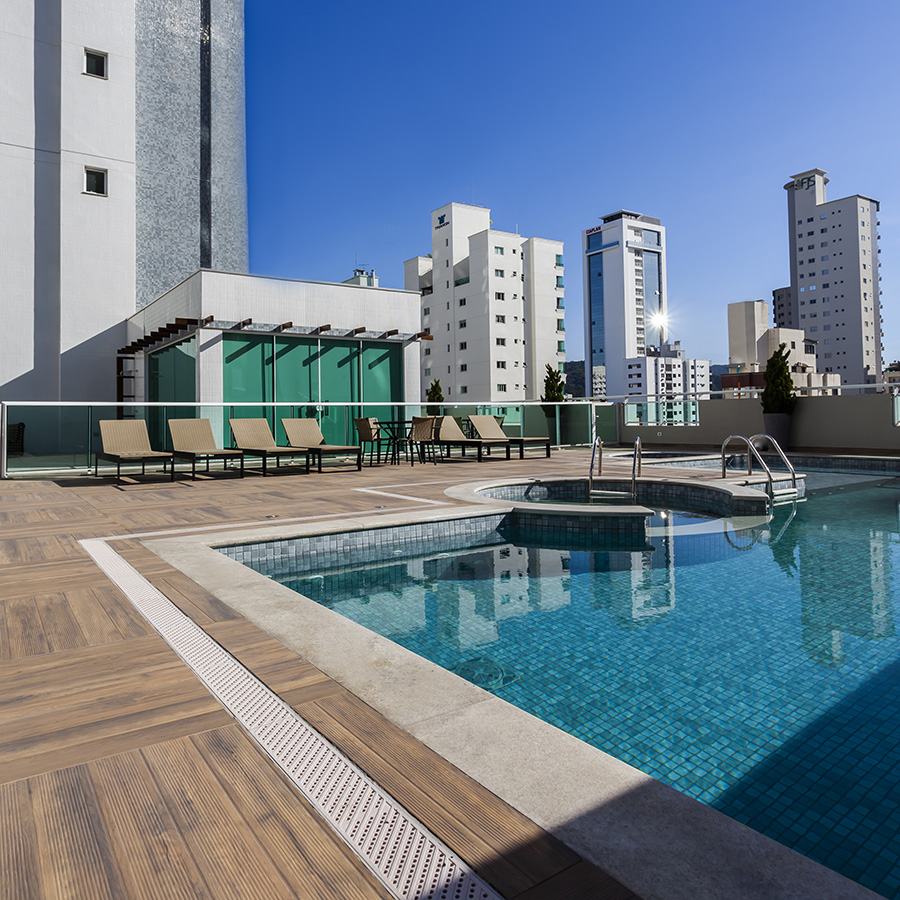 Edifício Torre Esmeralda - Piscina 02